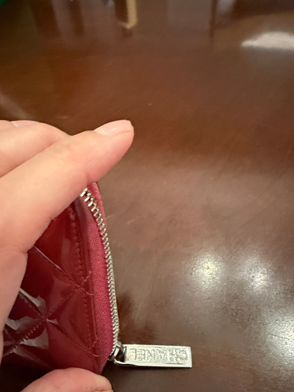 CHANEL Quilted Patent Wallet in Glossy Red with CC Logo - Picture 3 of 12